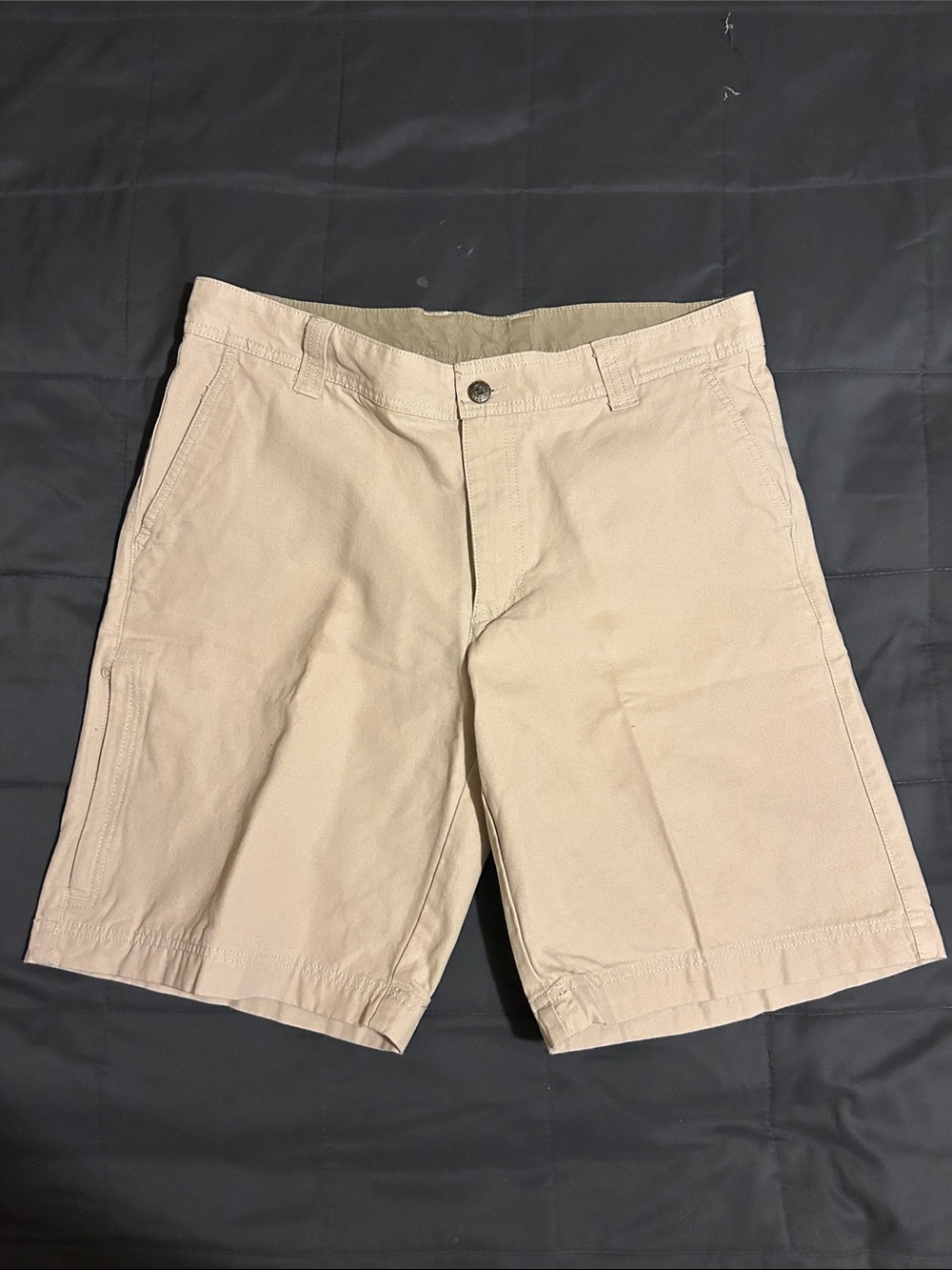 Columbia Men's Tan Flat-Front Outdoor Shorts